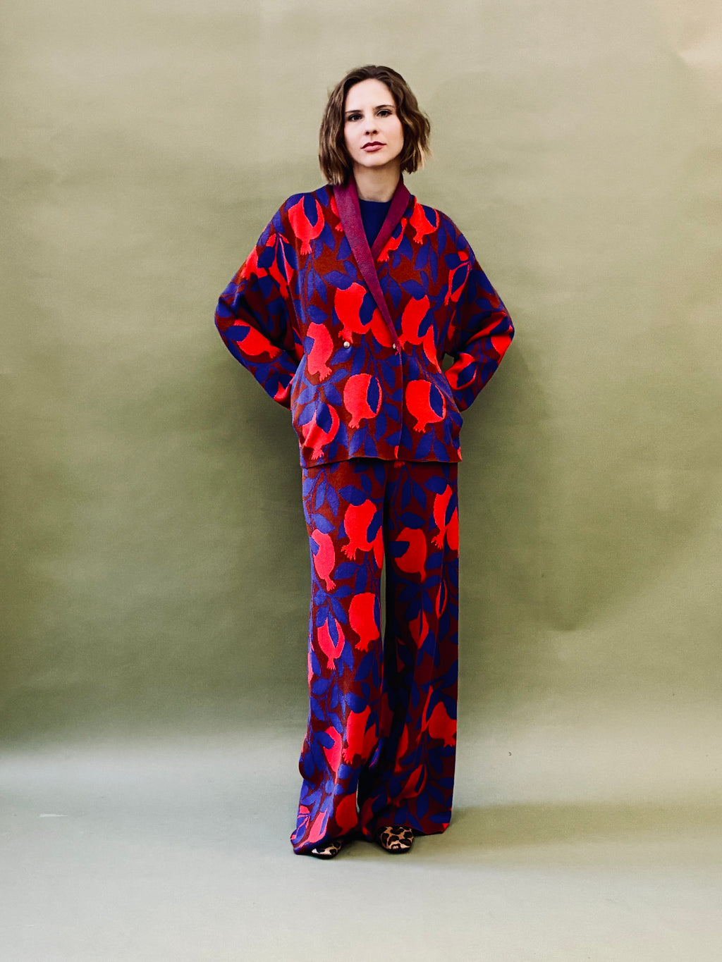 Apple Suit