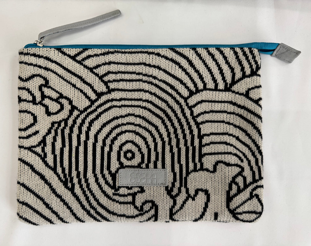 Yoko Clutch
