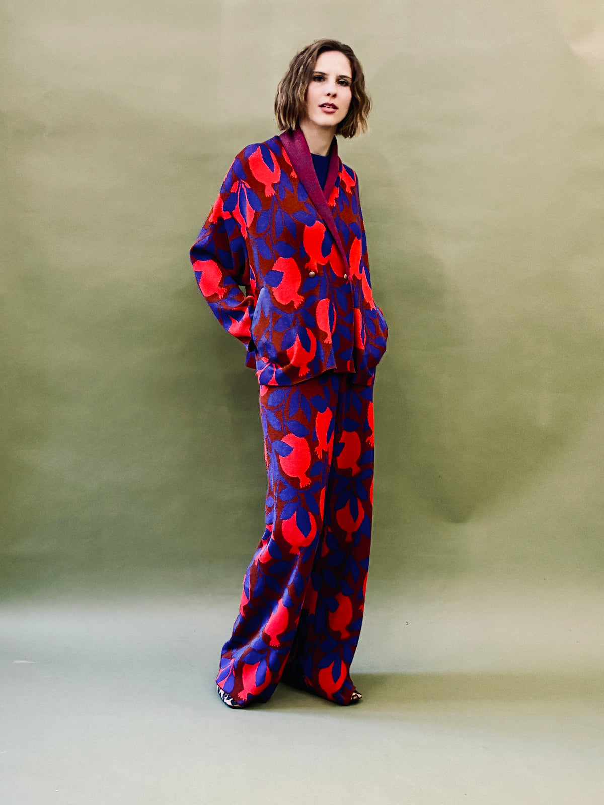 Apple Suit