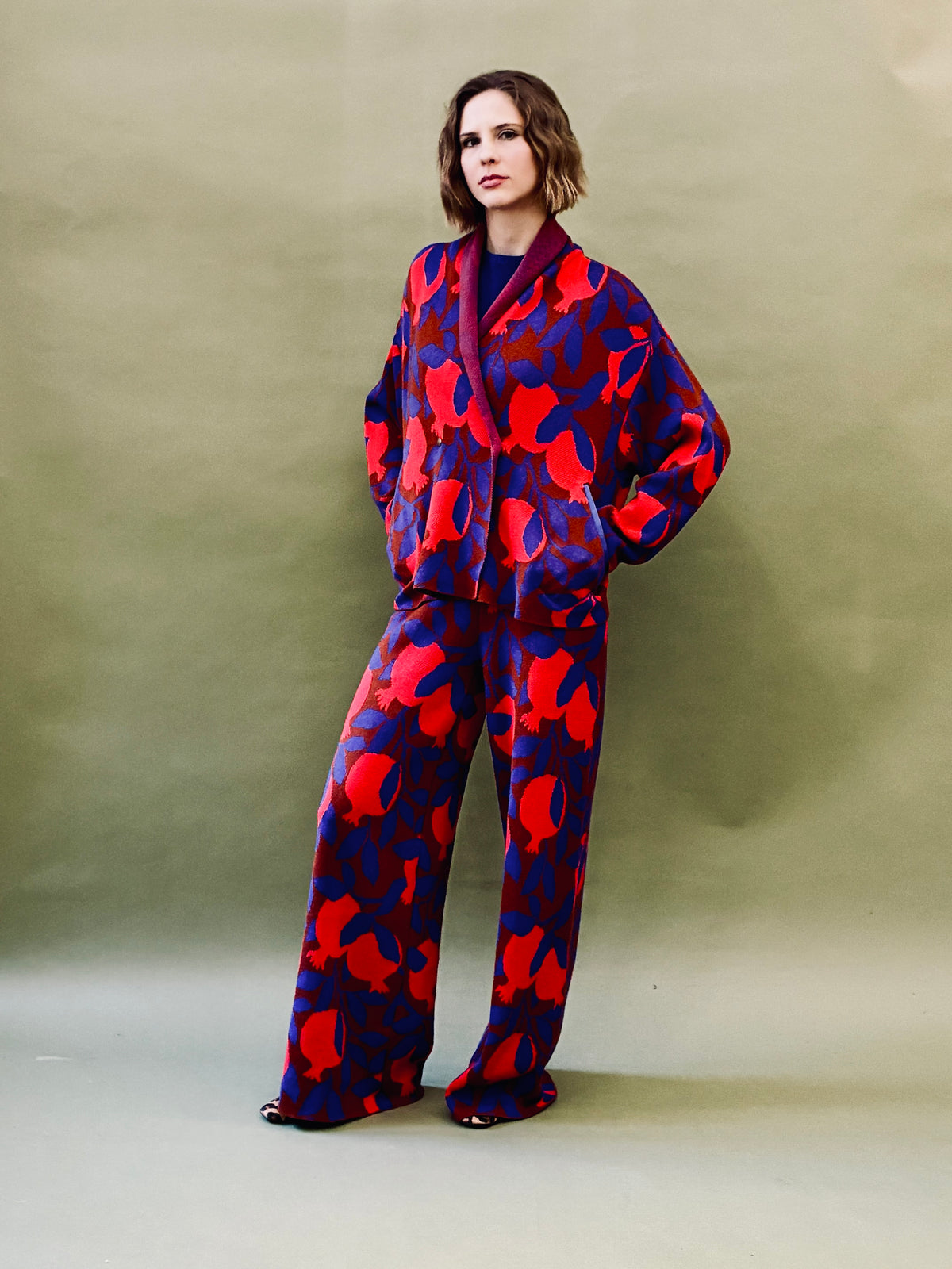 Apple Suit